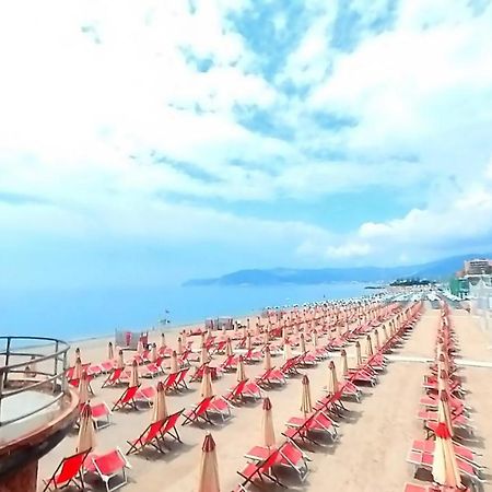 Tra Centro E Mare - Intero Appartamento Con Parcheggio Savona Luaran gambar