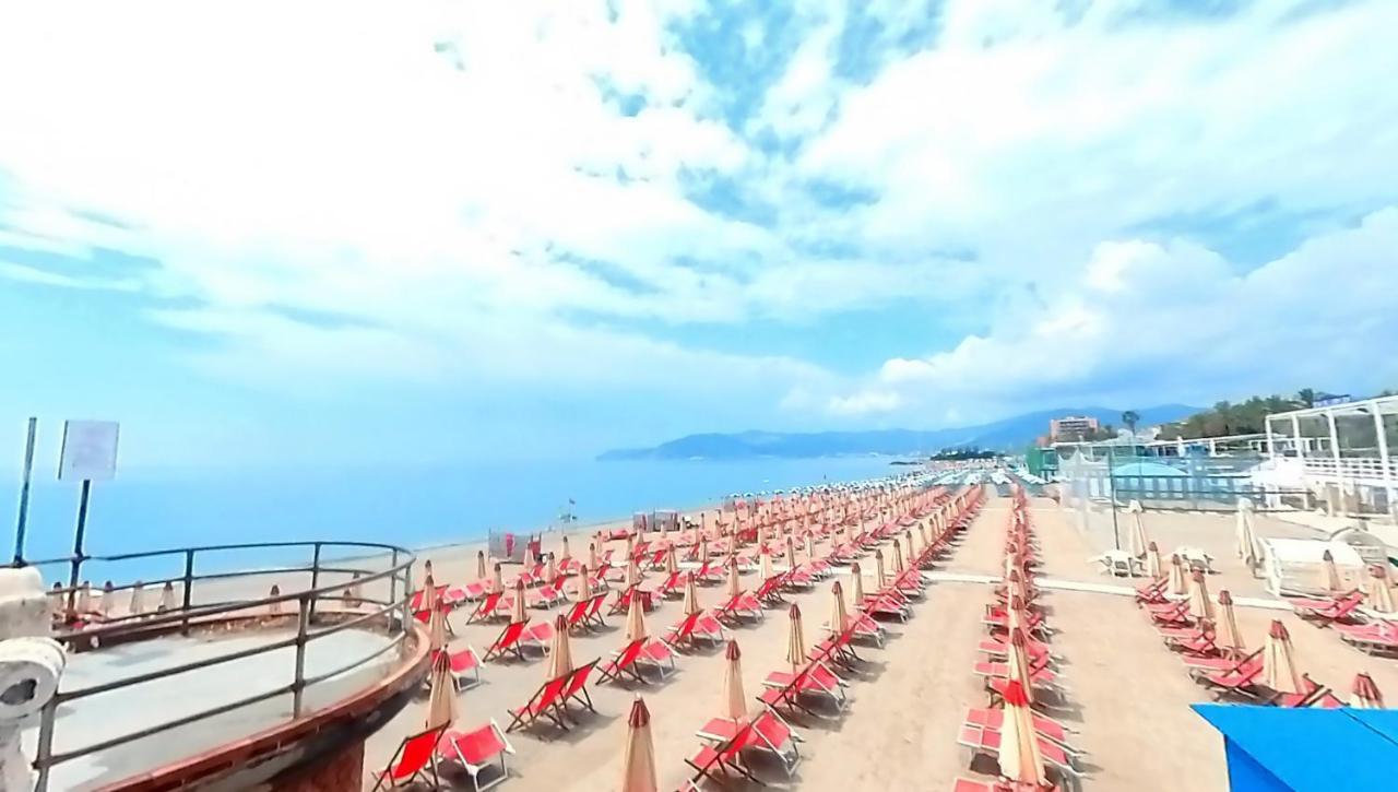 Tra Centro E Mare - Intero Appartamento Con Parcheggio Savona Luaran gambar