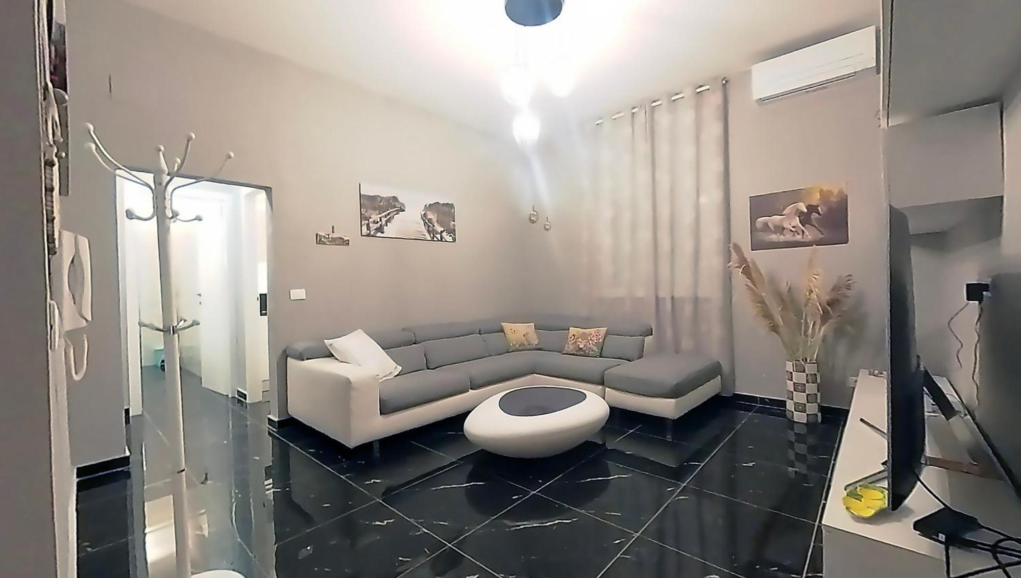 Tra Centro E Mare - Intero Appartamento Con Parcheggio Savona Luaran gambar